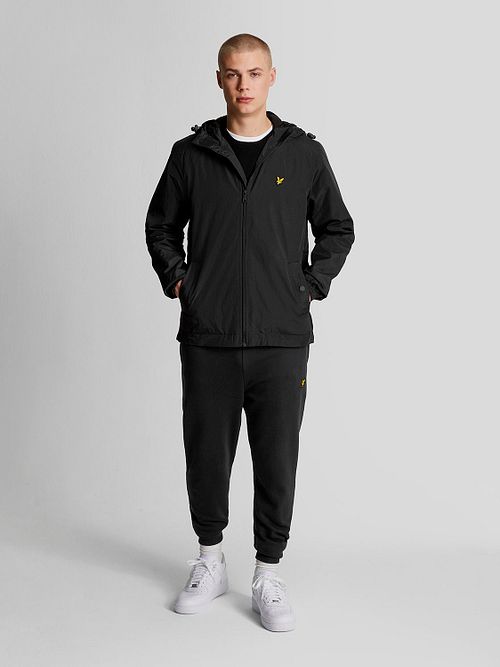 Lyle & Scott Jakke Svart Model / Voorkant