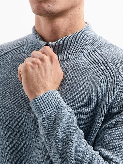 Sweter No Excess z krótkim zamkiem w kolorze błękitnym Model / Detail