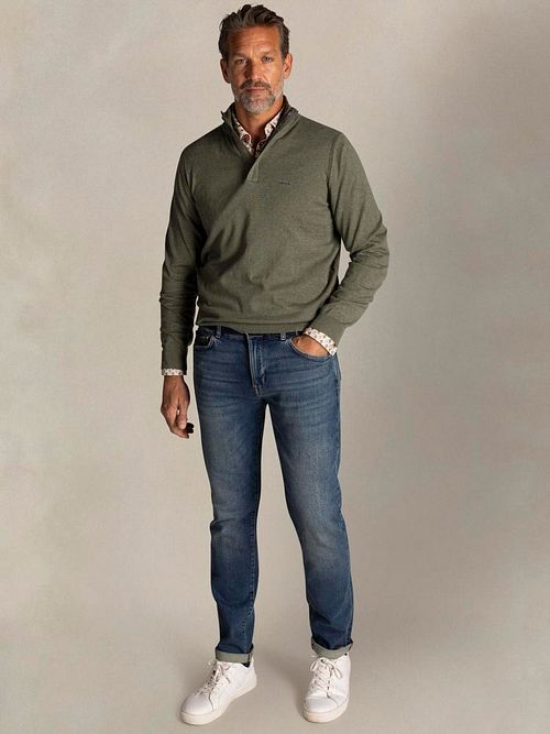 Sweter NZA Akar Melange Army z krótkim zamkiem w kolorze zielonym Model / Voorkant