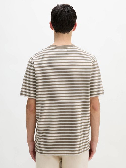 T-shirt Marc O'Polo w paski w kolorze khaki Model / Achterkant