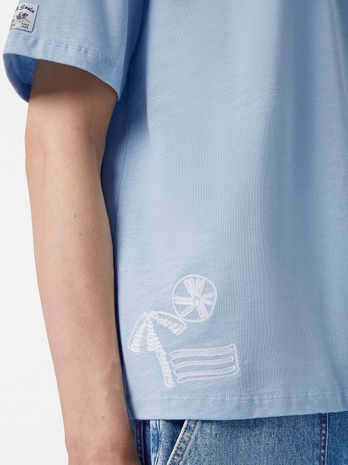 T-Shirt Scotch And Soda Slub z haftem w kolorze niebieskim Model / Detail