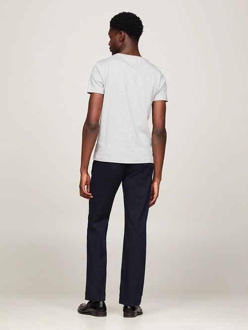 T-Shirt Tommy Hilfiger con logo en gris Model / Achterkant