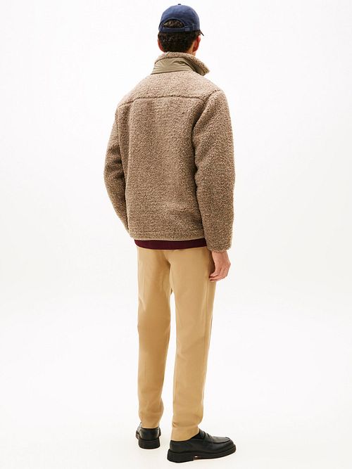 Tommy Hilfiger Cardigan Teddy Fleece Taupe Model / Achterkant