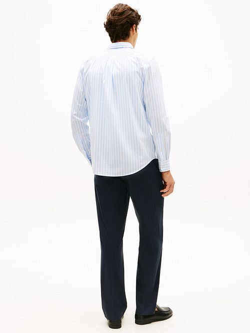 Tommy Hilfiger Chemise Popeline Rayée Bleu Clair Model / Achterkant