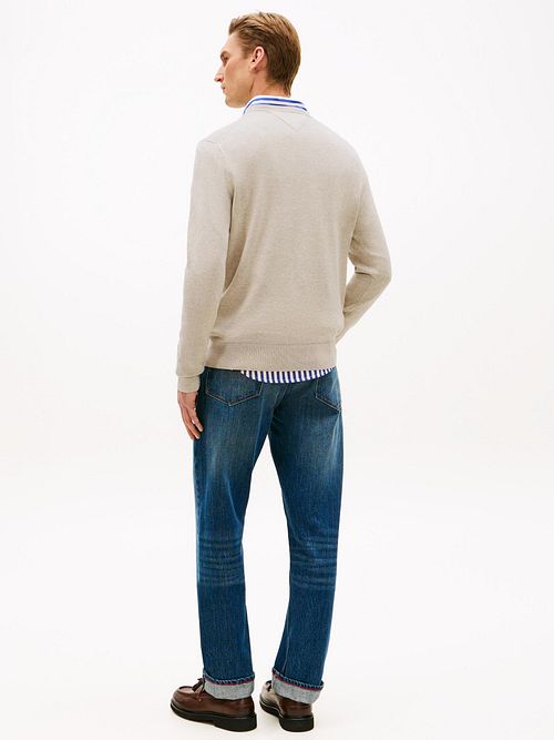 Tommy Hilfiger Essential Maglione Greige Model / Achterkant