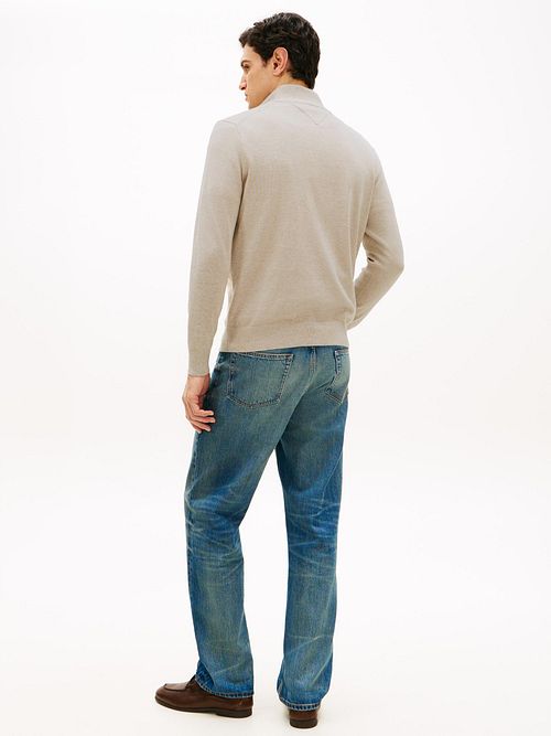 Tommy Hilfiger Half Zip Pullover Essential Greige Model / Achterkant