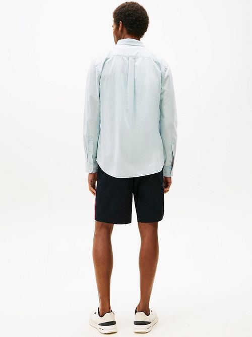 Tommy Hilfiger Chambray Overhemd Lichtblauw Model / Achterkant