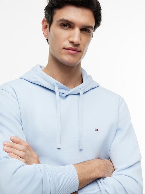 Bluza z kapturem Tommy Hilfiger Essential w kolorze błękitnym Model / Detail