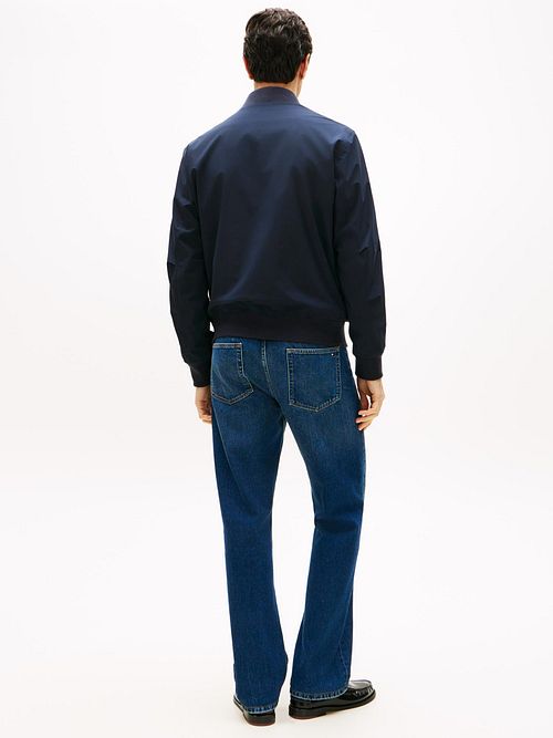 Tommy Hilfiger Tech Bomber Navy Model / Achterkant