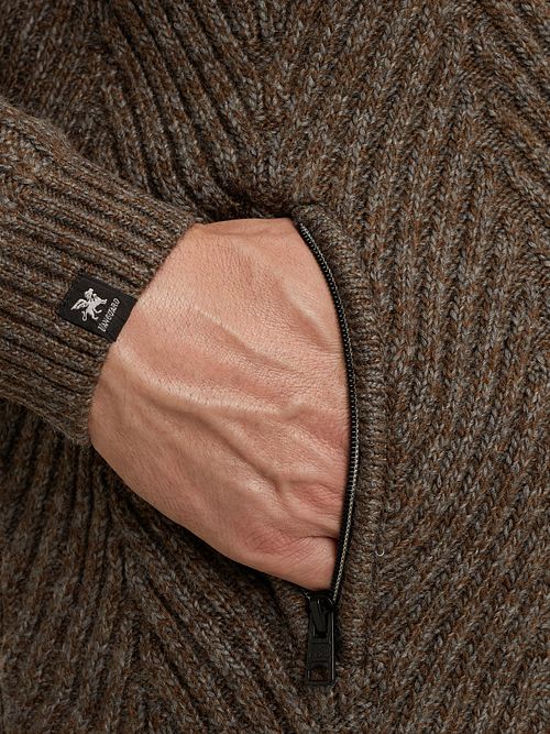 Vanguard Strickjacke Structure Wool Blend Braun Model / Detail
