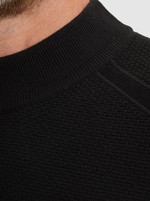 Sweter Vanguard z golfem w kolorze czarnym Model / Detail
