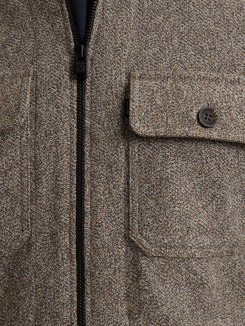 Vanguard Overshirt Brushed Taupe Model / Detail