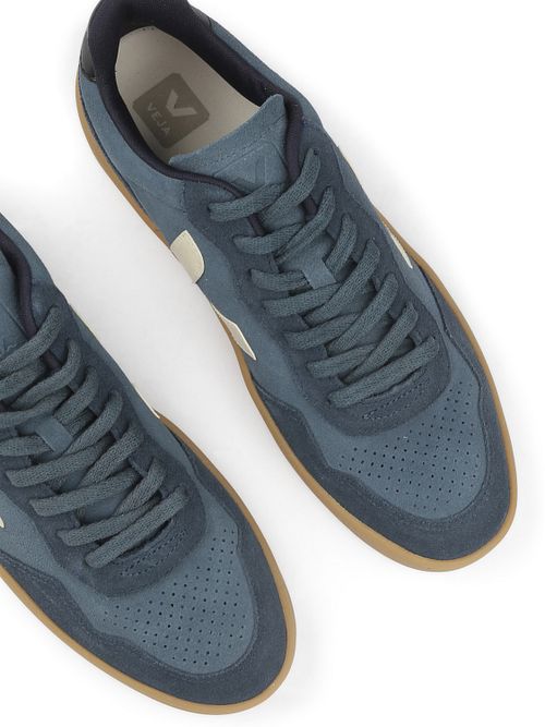 Veja Sneakers V-90 Suede Blauw Product / Detail