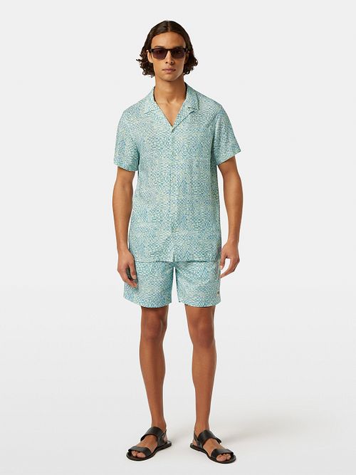 Camisa de manga corta Scotch and Soda con estampado en verde claro Model / Voorkant