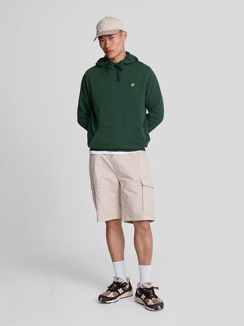 Hoodie Lyle and Scott verde scuro Model / Voorkant