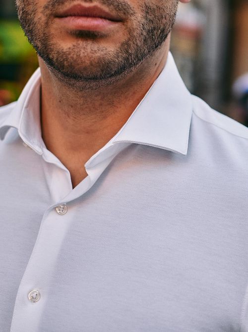Suitable Shirt Knitted Piqué White Model / Sfeerbeeld