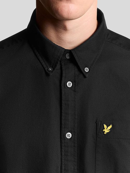 Lyle & Scott Shirt Plain Oxford Black Model / Detail