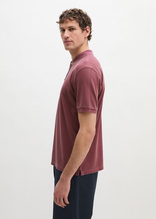 Marc O'Polo Pikétröja Piqué Acai Röd Model / Zijkant