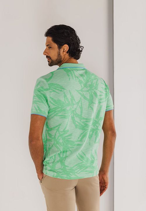 State of Art Polo Faded Leaf zielone Model / Achterkant