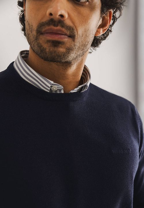 State Of Art Pullover Navy Model / Detail