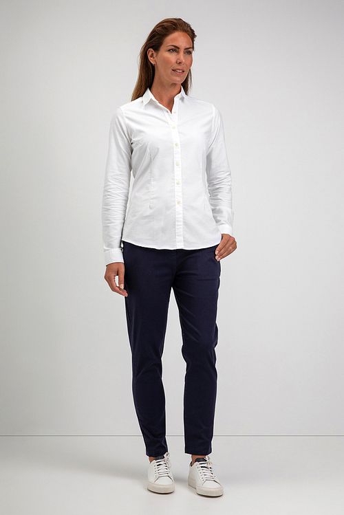 Steppin' Out Blus Lauren Oxford Stretch Vit Model / Voorkant