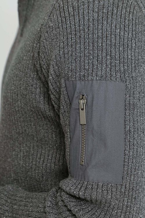 Suitable Mou Pull Demi-Zip Anthracite Model / Detail