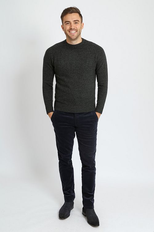 Suitable Lamull Tröja Rundhals Antracit Model / Voorkant