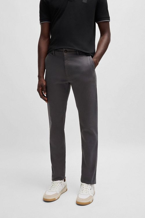 BOSS chino Slim Fit w kolorze antracytowym Model / Voorkant