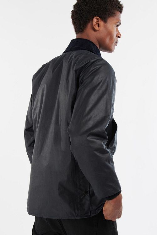 Chaqueta encerada Barbour Bedale azul marino Model / Voorkant