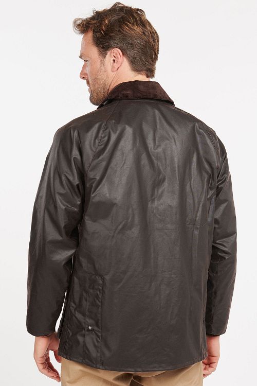 Barbour Bedale Wachsjacke Braun Model / Achterkant