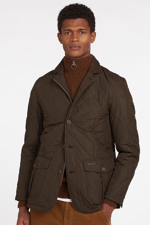 Barbour Jakke Quilted Lutz Brun Model / Voorkant