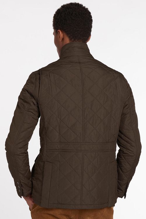 Barbour Jas Quilted Lutz Bruin Model / Achterkant