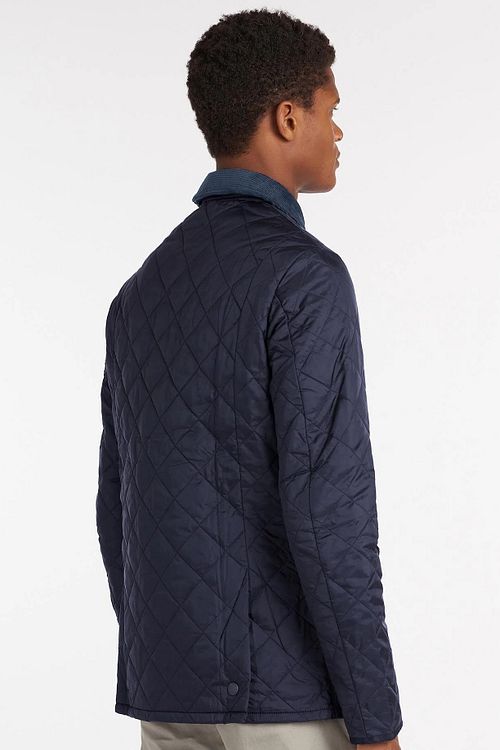 Barbour Liddesdale Heritage Quilted Jacke Navy Model / Zijkant