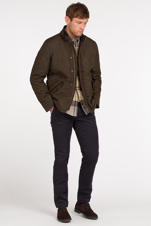 Barbour Vadderad Jacka Powell Oliv Model / Voorkant
