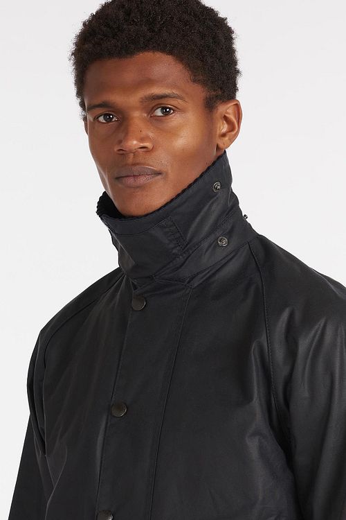 Barbour Voksfrakker Beaufort Mørkeblå Model / Voorkant