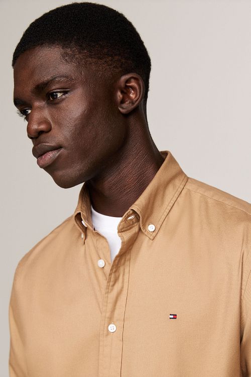 Camicia Tommy Hilfiger in flanella spazzolata beige Model / Detail