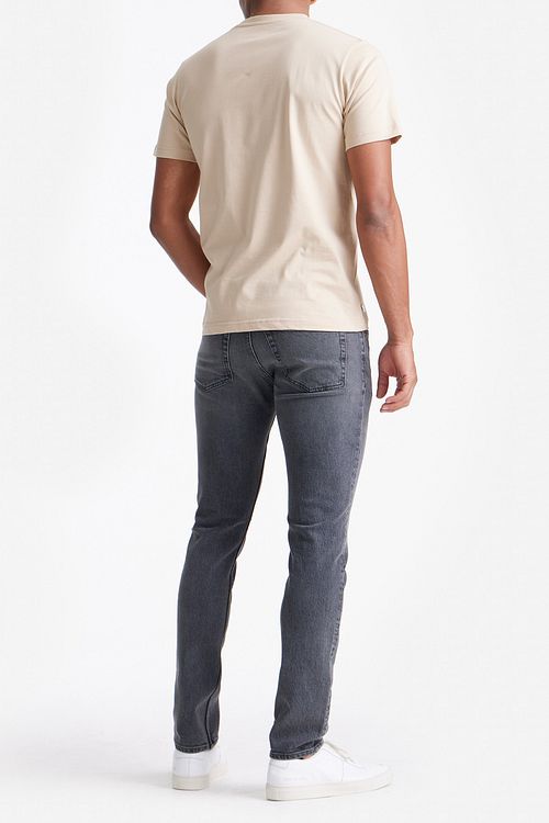 King Essentials The Steve T-Shirt beżowy Model / Achterkant
