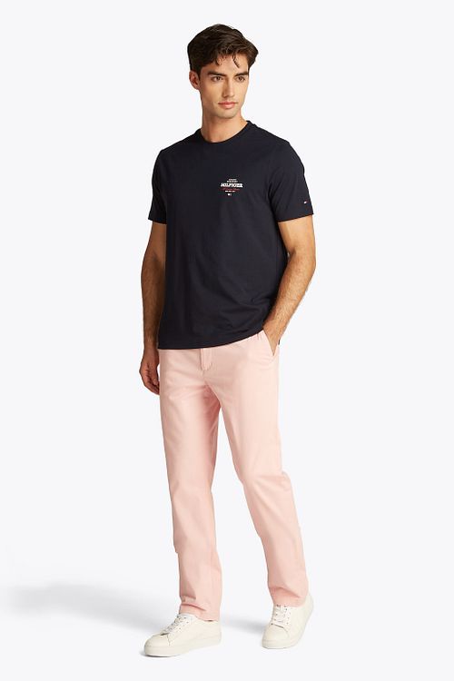 Tommy Hilfiger T-tröja Logo Monotype Marinblå Model / Voorkant