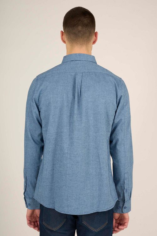 KnowledgeCotton Apparel Shirt Blue Model / Achterkant
