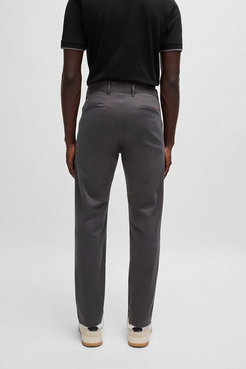 BOSS Chino Slim Anthracite Model / Achterkant