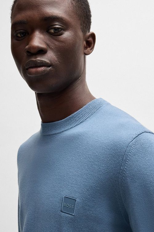 BOSS Pull-over Kanovano Bleu Clair Model / Detail