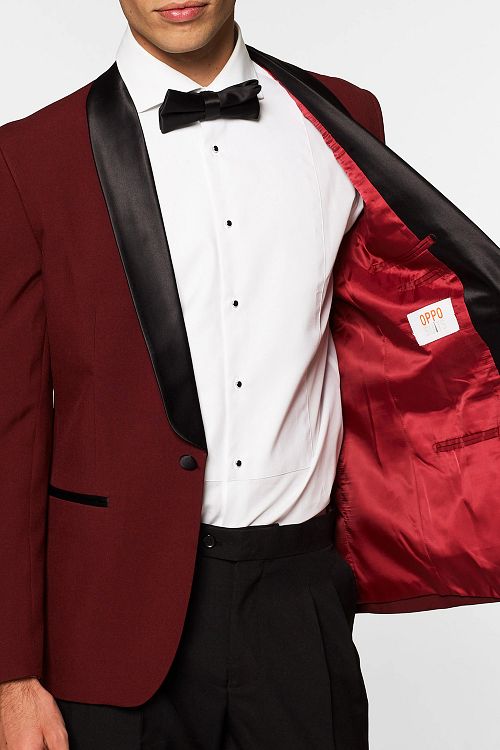 OppoSuits Smoking Hot Burgundy Model / Detail