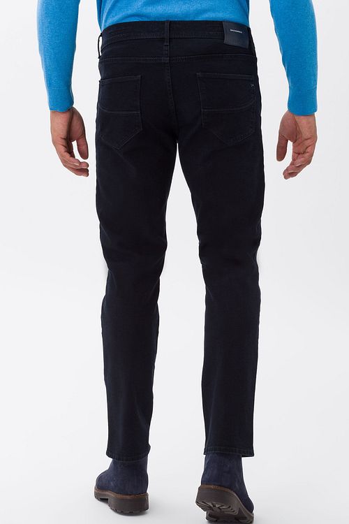 Brax Cadiz Jeans Navy Blau Model / Achterkant