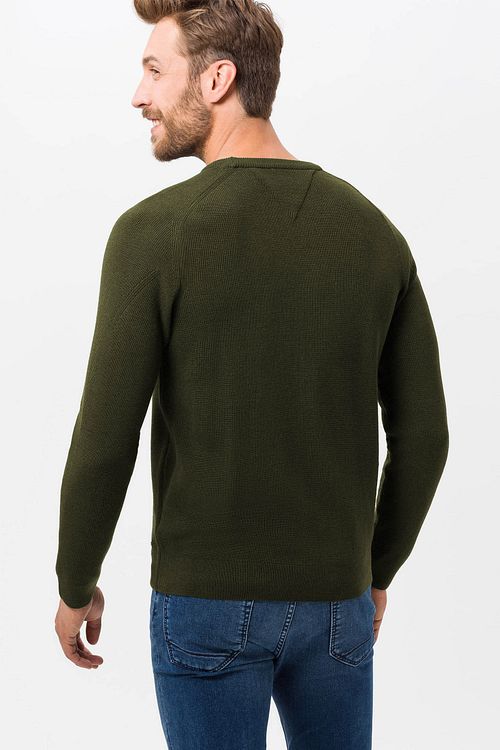 Brax sweter Style Roy w kolorze zielonym Model / Achterkant