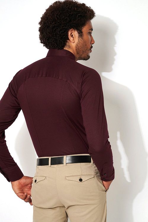 Camisa Desoto sin planchado Modern Kent morado oscuro Model / Achterkant