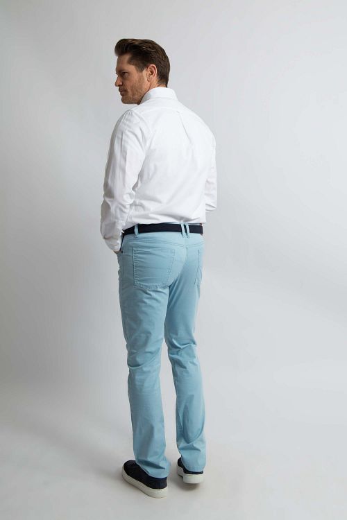 Camicia twill Steppin' Out bianca Model / Achterkant