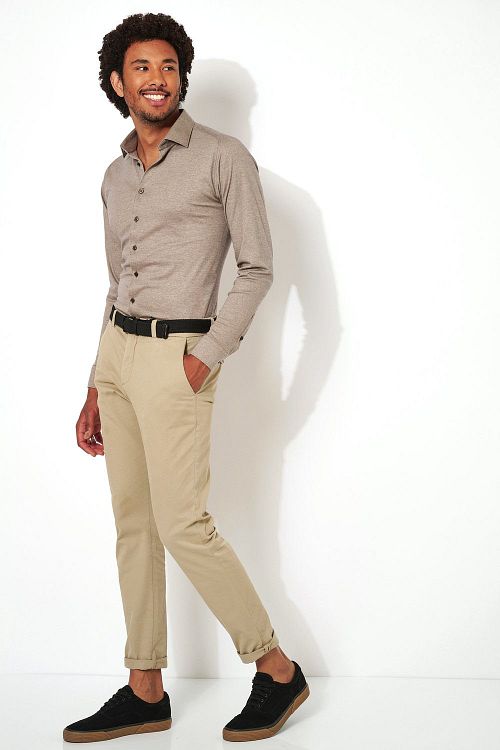 Camisa Desoto sin plancha Modern Kent marrón claro Model / Voorkant