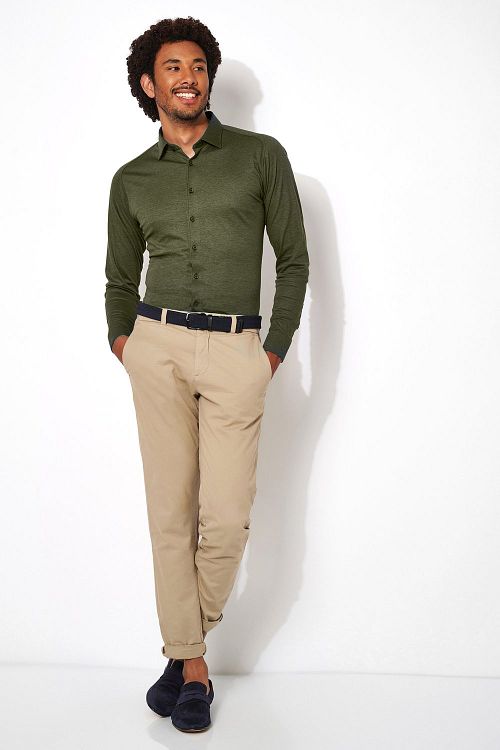 Camisa Desoto sin planchado Modern Kent verde oscuro Model / Voorkant