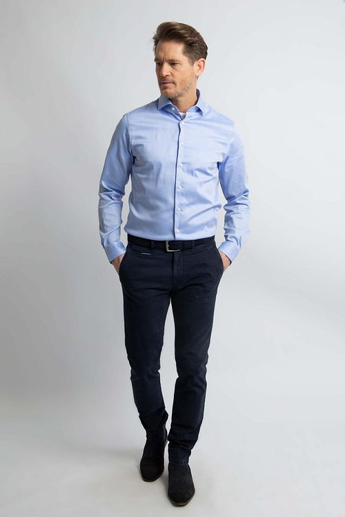 Camisa Steppin' Out Slim Fit Dobby azul claro Model / Voorkant