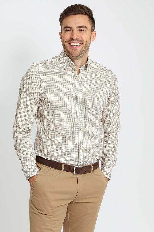 Camisa Suitable con estampado beige Model / Voorkant con Bram